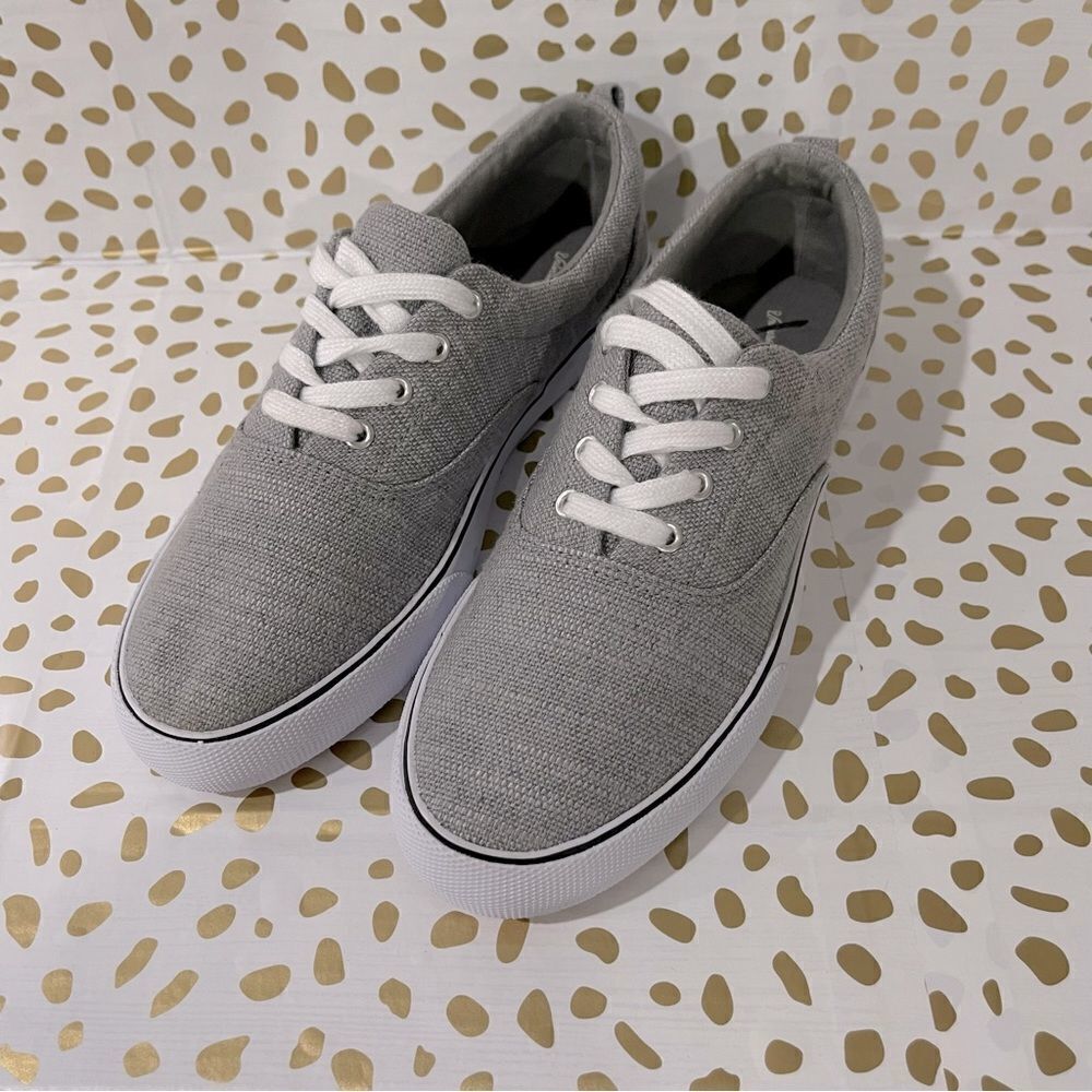Universal Thread Molly Women’s Sneakers - Picture 7 of 14